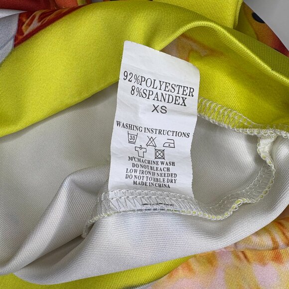 Cheetos Crunchy Flamin' Hot Hoodie Sweatshirt‎ Boys Sz XSmall Orange Red Yellow - Picture 2 of 6